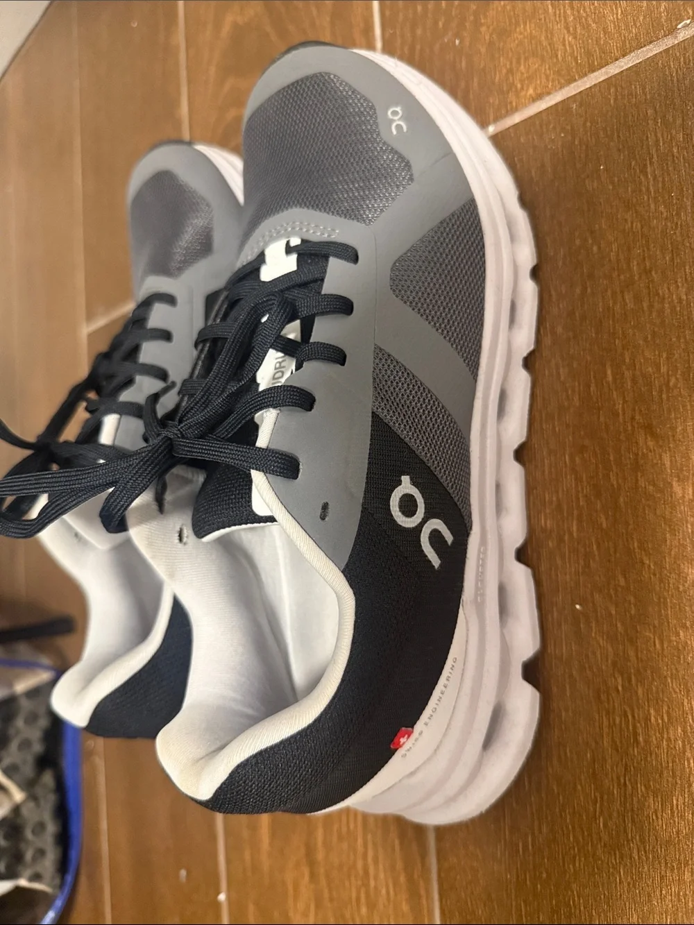 On Cloudrunner Tec women’s Running Shoes - Gray & Black